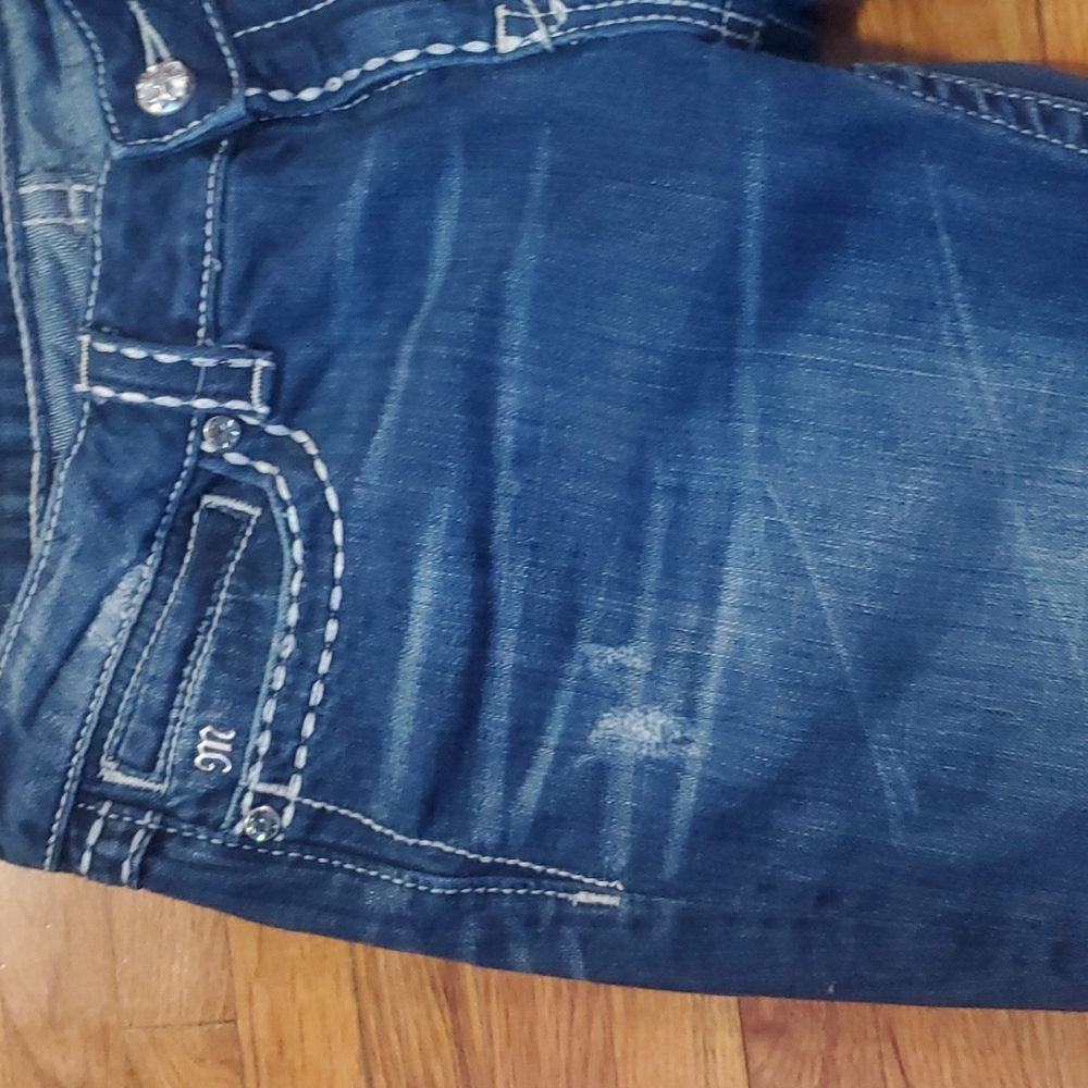 Women's Very Cute distressed Miss Me Jean's 30 - Picture 5 of 7